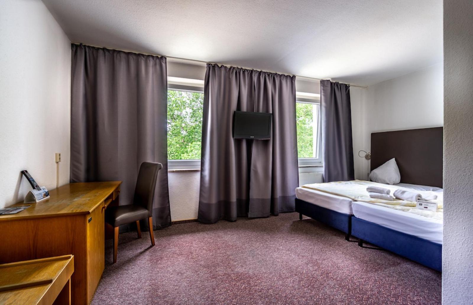 Sl'otel Budget